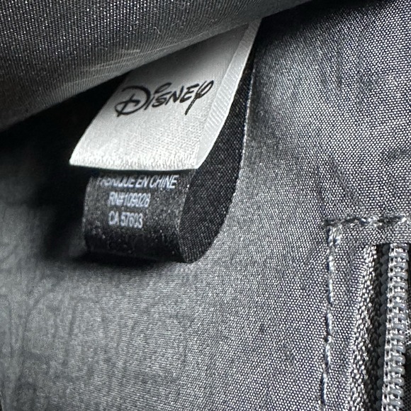 Danielle Nicole Disney Winnie the Pooh Balloon Crossbody Bag - Picture 10 of 14